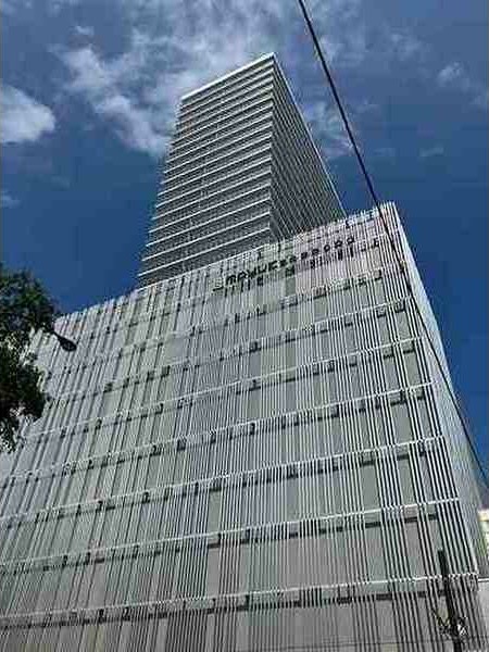 札幌市中央区南二条西のマンションの建物外観