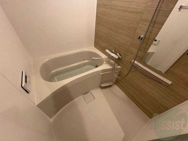 バス・シャワールーム　お風呂になります。一日の疲れを癒してくださいね。