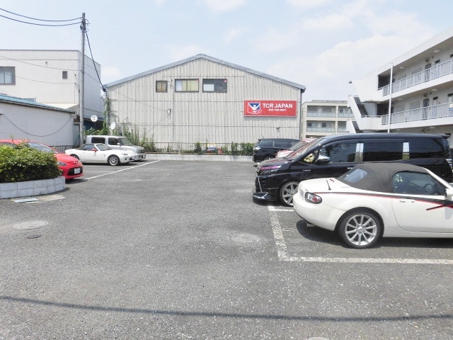 【町田市南町田のマンションの駐車場】