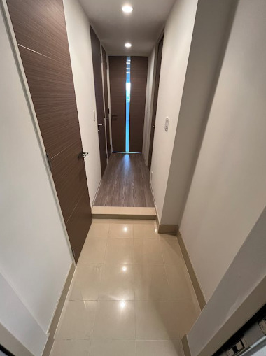 玄関　写真は同タイプ住居です