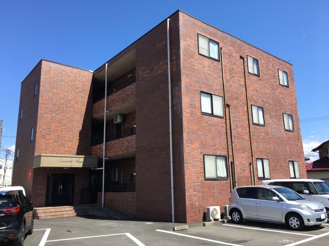 コモド・アンジュの建物外観