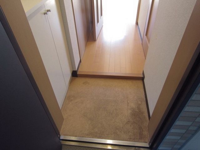 玄関　★下駄箱付き★
