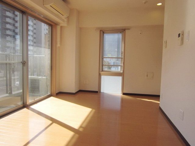 居室・リビング　★明るい居室です★