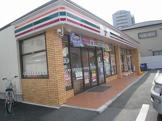 コンビニ　セブンイレブン（コンビニ）まで454m