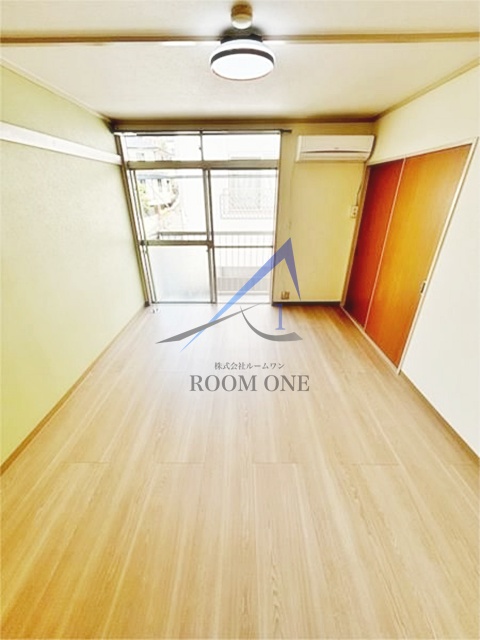 居室・リビング　洋室のお部屋です。