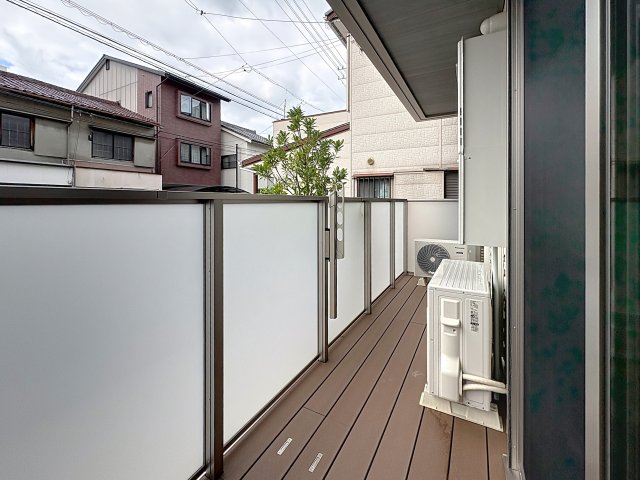 バルコニー　掲載写真は同型モデルを掲載しており実際のお部屋と仕様等が異な