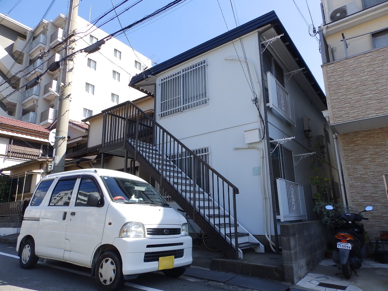 建物外観　学生さんにもオススメ