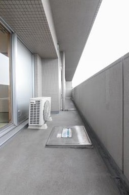 バルコニー　広々バルコニー