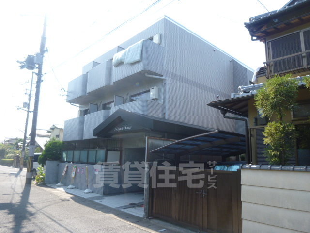 京都市山科区音羽山等地のマンションの建物外観