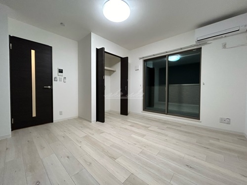 その他部屋・スペース　ベッド、机椅子、テレビ、掃除など家具家電を賃料内で設置