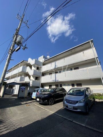 【京都市西京区上桂三ノ宮町のマンションの建物外観】