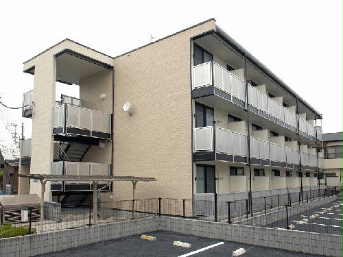 【レオパレスグリーンパイン松本の建物外観】