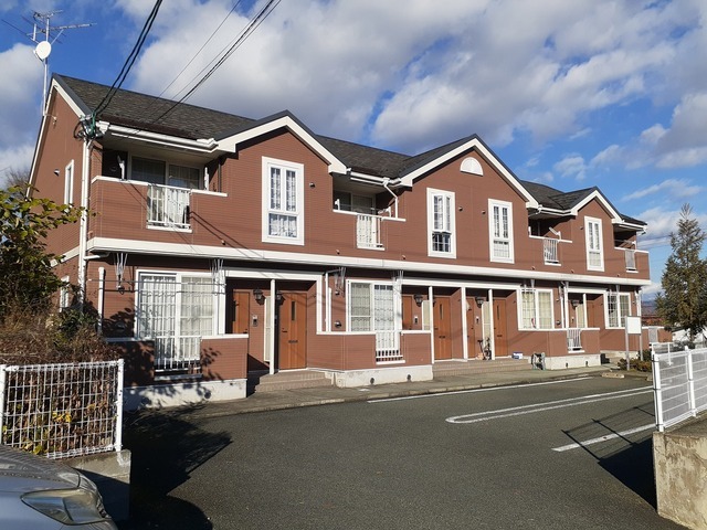 東村山郡山辺町大字山辺のアパートの建物外観