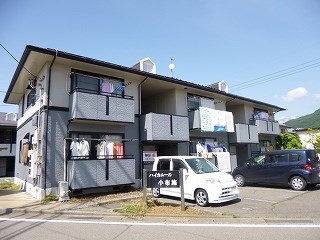 ハイカムール小布施Ａ棟の建物外観