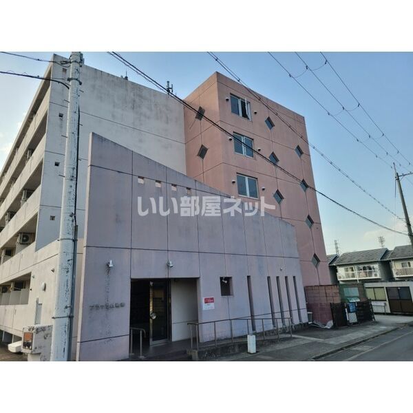 【相楽郡精華町大字菱田のマンションの建物外観】