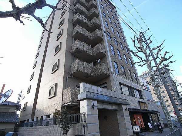 【プレステージ翼の建物外観】