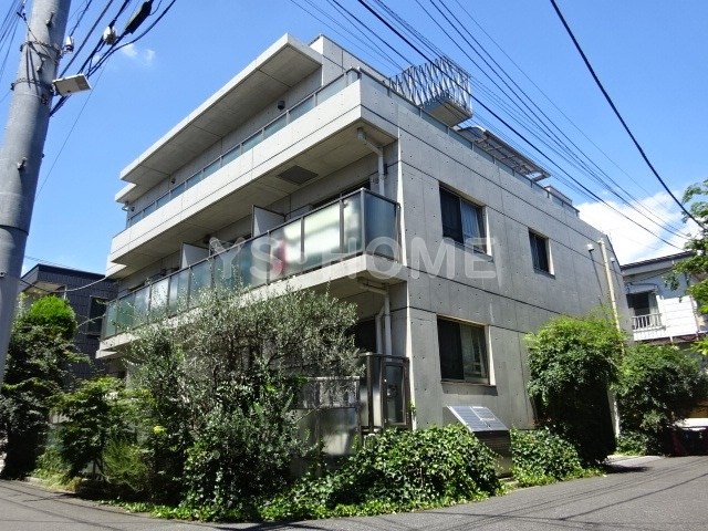 中野区本町のマンションの建物外観