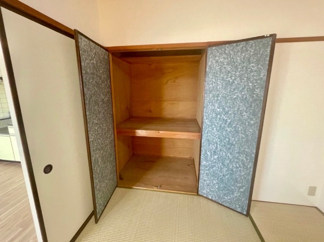 収納　和室側の収納スペースです