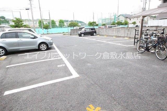 【倉敷市羽島のマンションの駐車場】