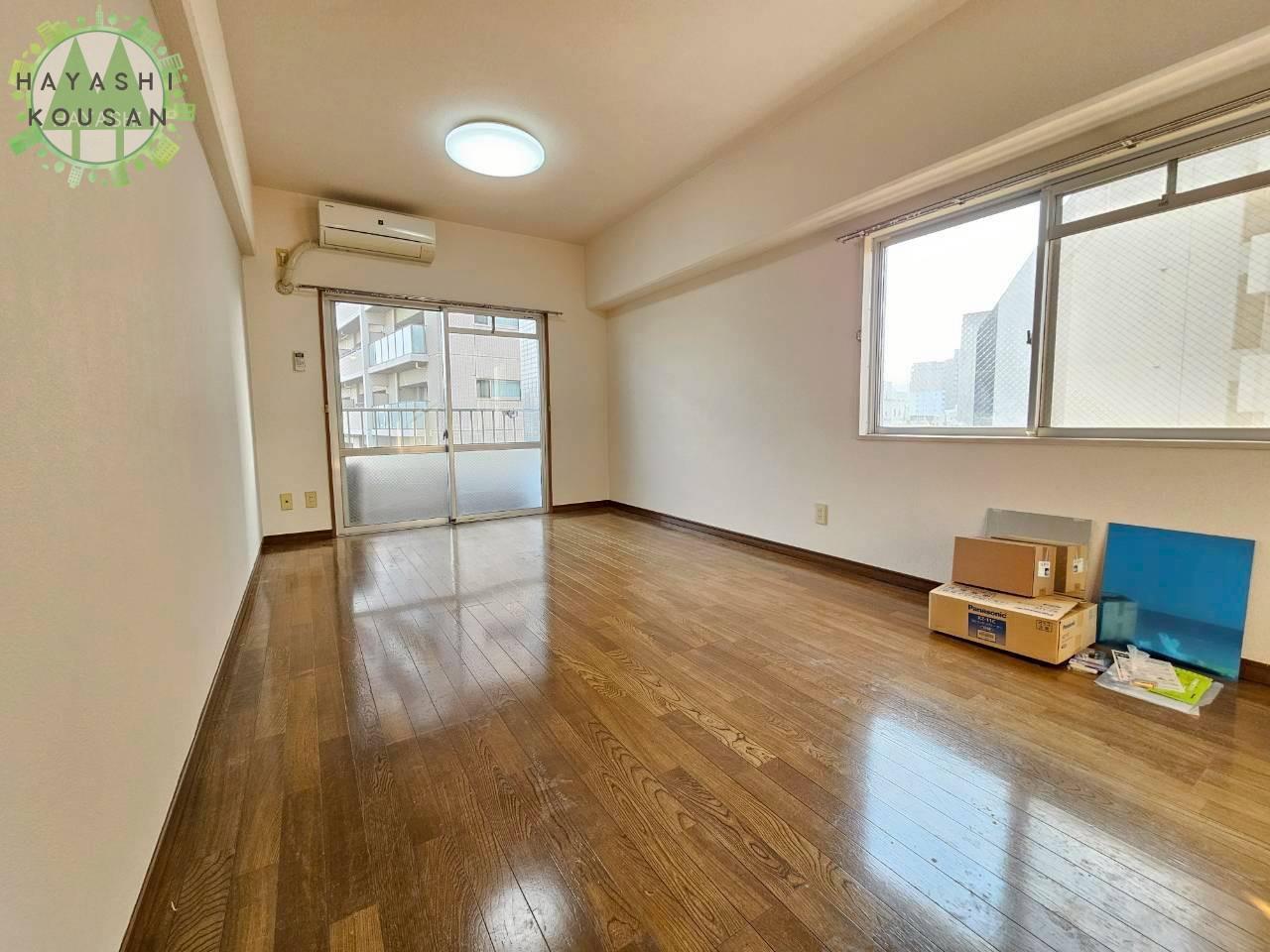 その他部屋・スペース　角部屋なので二面採光で明るい