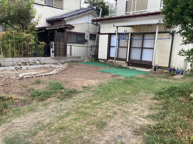 【千代田住宅の庭】