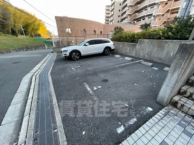 【グランドメゾン2の駐車場】