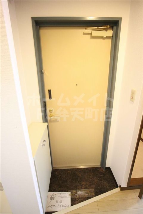 玄関　落ち着いた玄関です