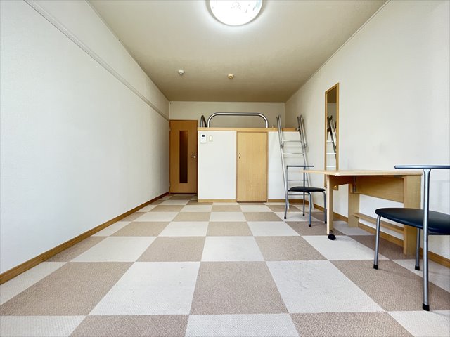 レオパレス恩智北町ハイツの居間写真