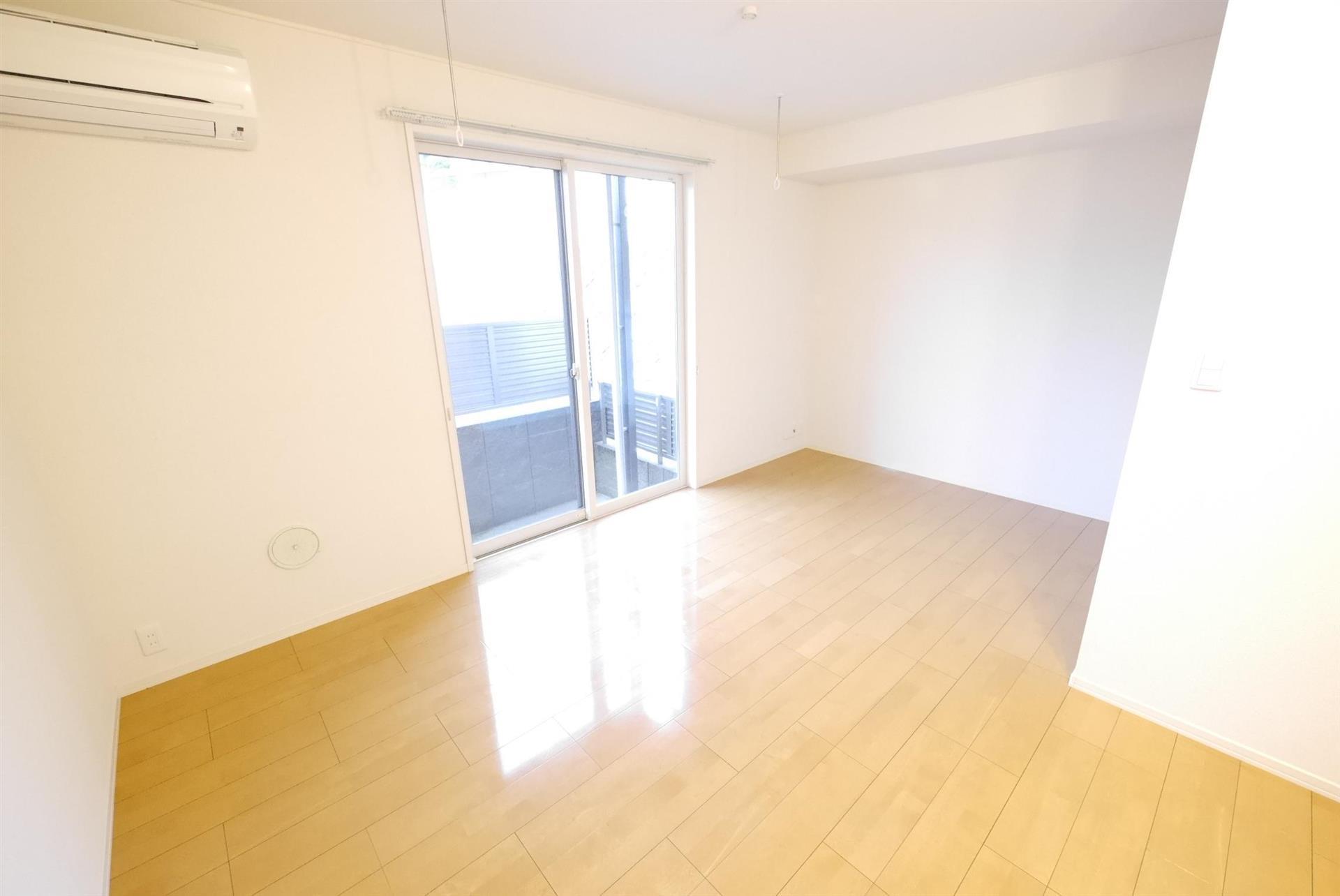 居室・リビング　同タイプ反転