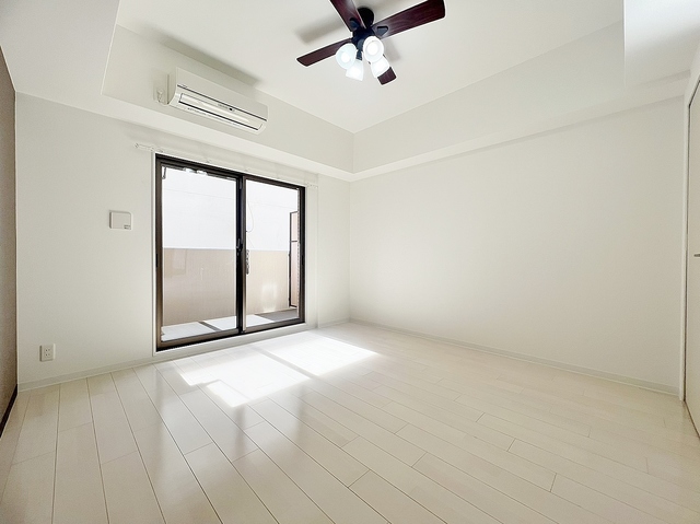 居室・リビング　洋室８帖