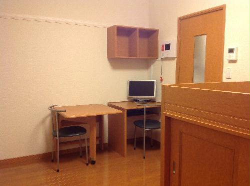 居室・リビング　収納付ベット