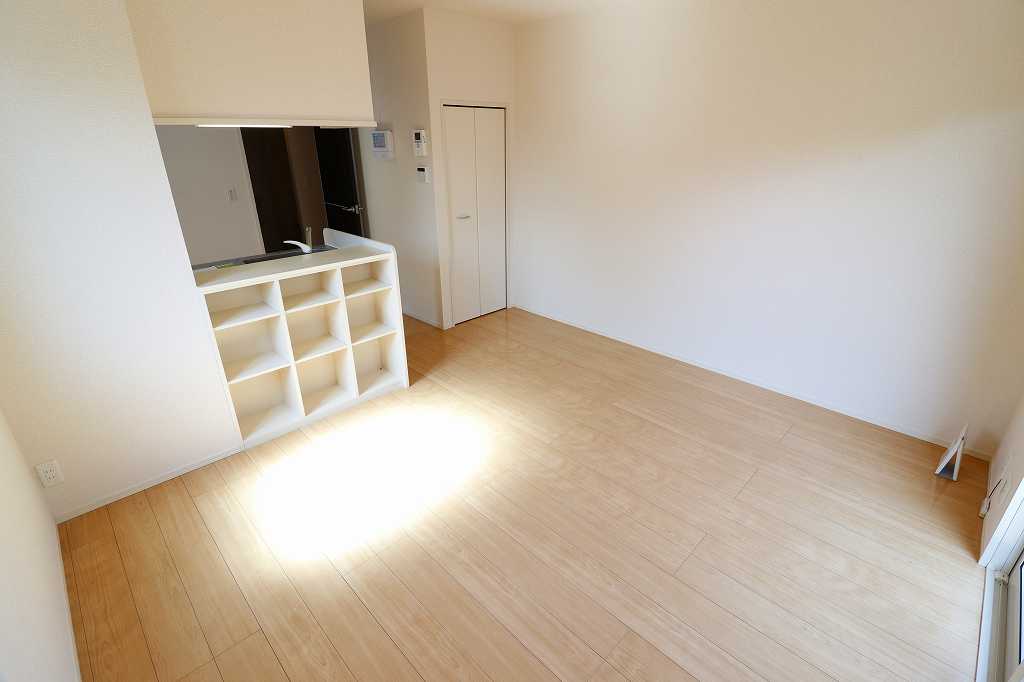 居室・リビング　※同物件、別部屋になります。
