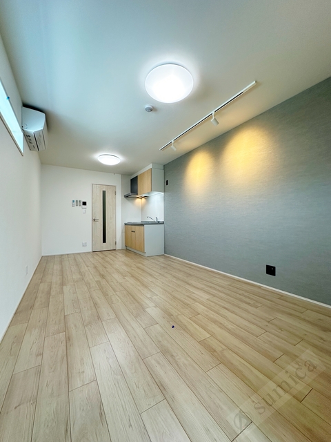 居室・リビング　アクセントクロスがオシャレを演出♪