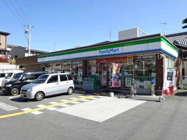 コンビニ　ファミリーマート高石高師浜店（コンビニ）まで60m