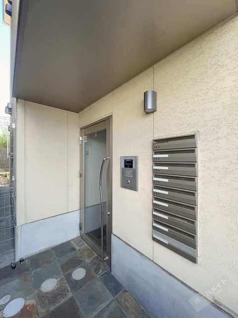 エントランス　オートロック付きで部外者シャットアウト♪