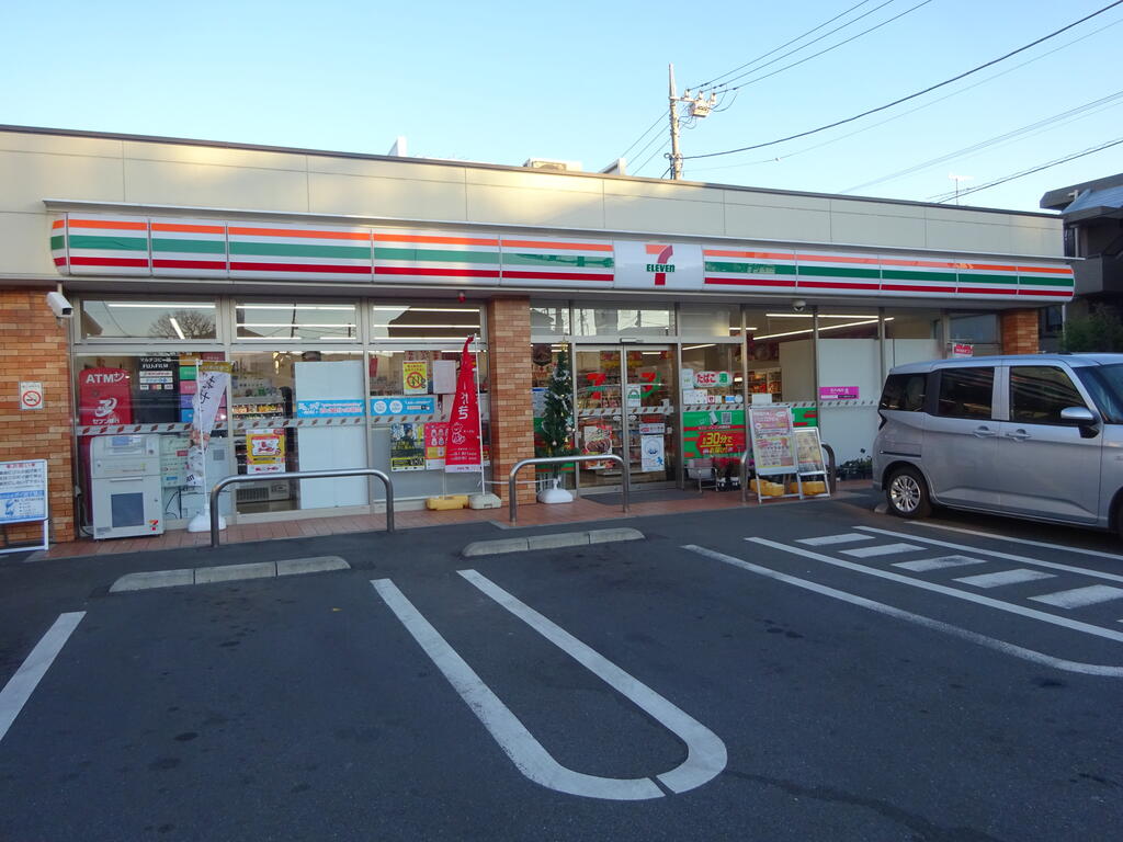コンビニ　セブンイレブン世田谷中央病院前店（コンビニ）まで210m