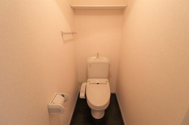 トイレ　温水洗浄暖房便座