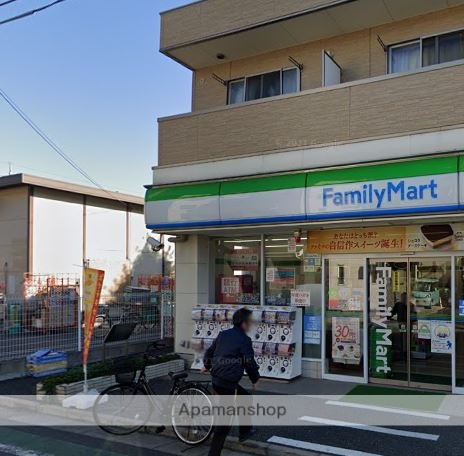 コンビニ　ファミリーマート（コンビニ）まで421m