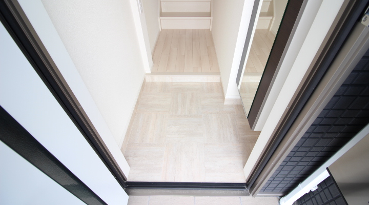 玄関　※同型物件参考画像