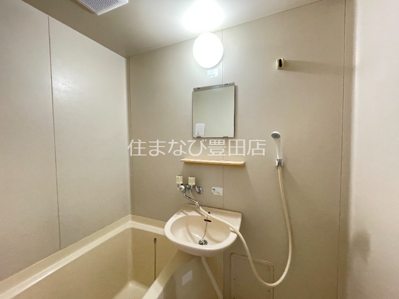 洗面設備　同型別部屋写真