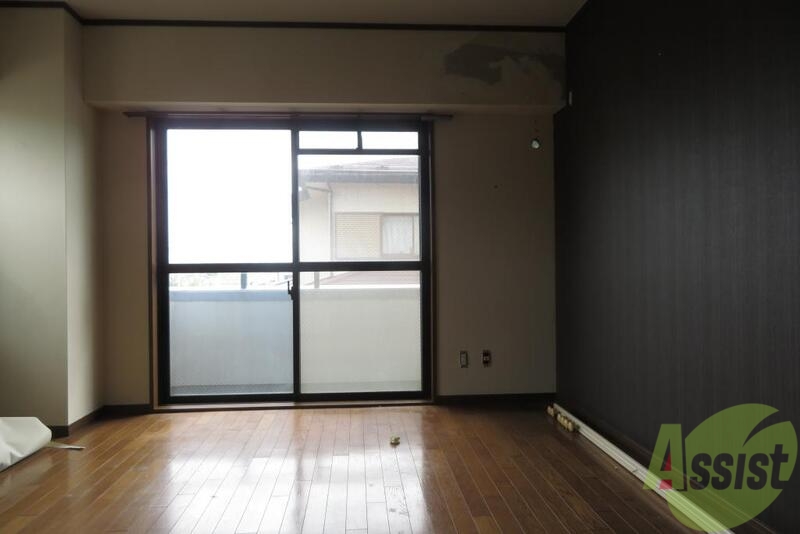 居室・リビング　壁が特徴的ですね。おしゃれな感じです。