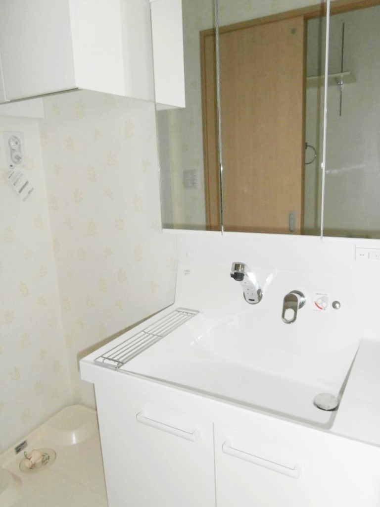 洗面設備　身支度に便利な洗面台！