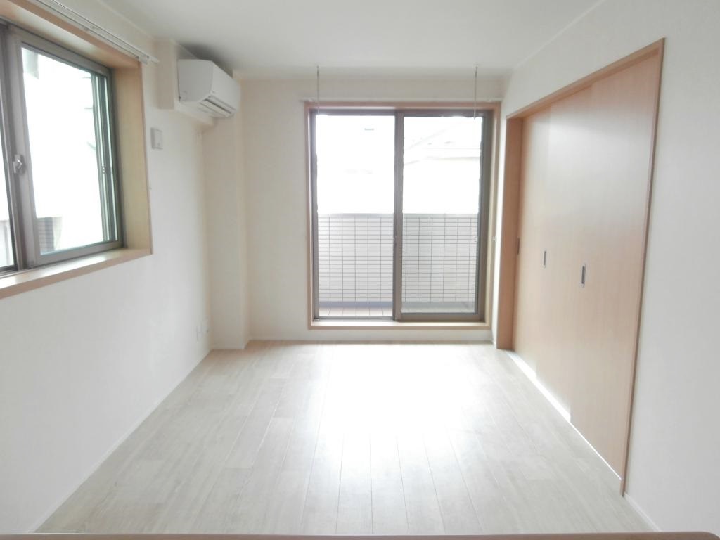 居室・リビング　使いやすい形の為、レイアウトを楽しめます♪