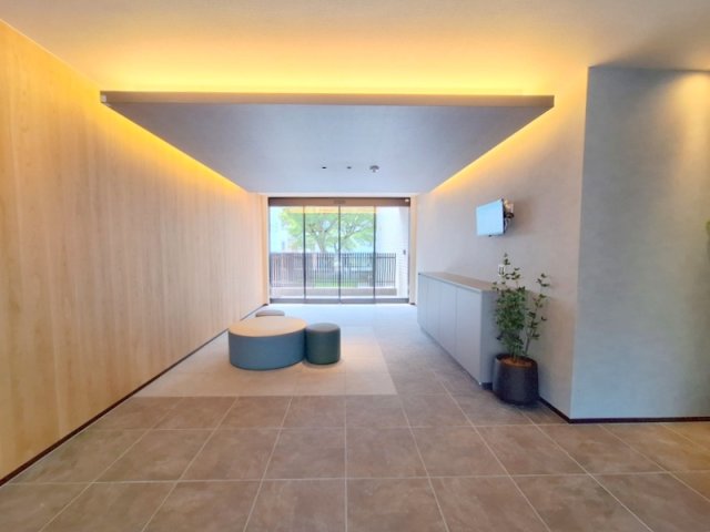 エントランス　★駅又は現地待ち合わせでご案内が可能です★