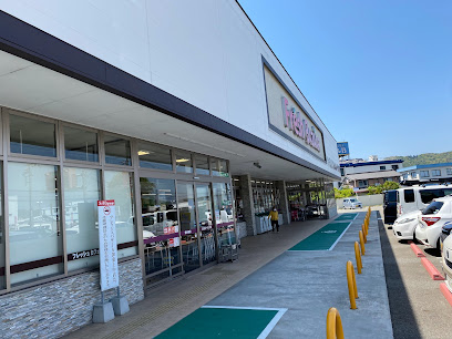 スーパー　フレッシュバザール　加東上中店（スーパー）まで600m