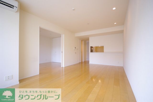 居室・リビング　Dタイプ2009年9月撮影 同タイプ706号室の写真です。