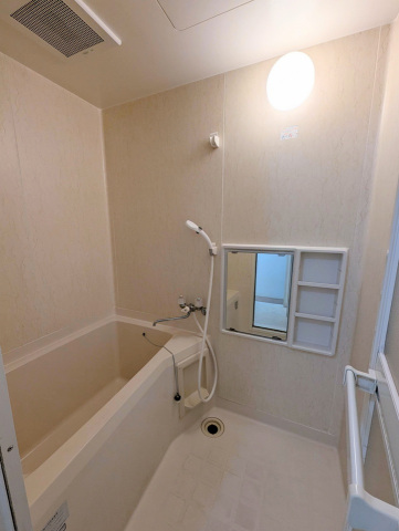 バス・シャワールーム　ゆとりの浴室
