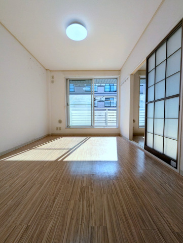 その他部屋・スペース　南向きで明るい洋室