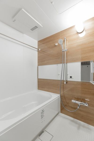 バス・シャワールーム　Ｂ・Ｔ別　追焚機能　浴室乾燥機