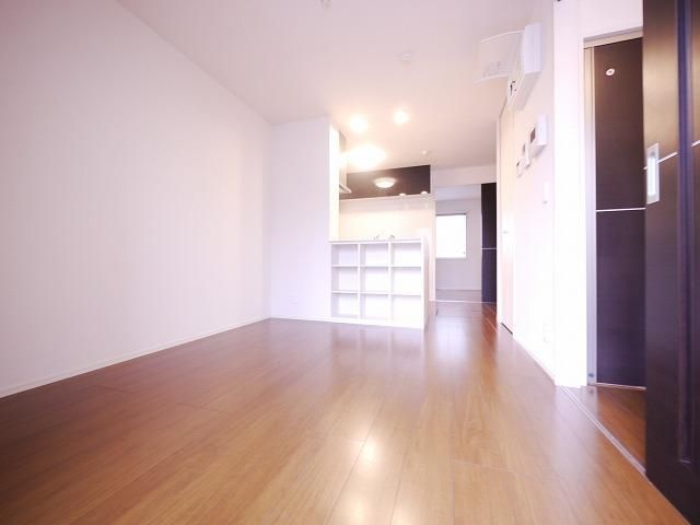 居室・リビング　★明るいリビング10帖です★